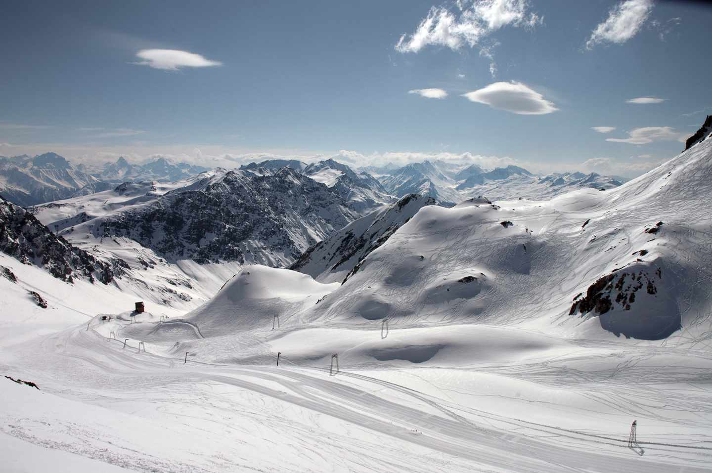 schweiz-graubuenden-davos-parsenn-skigebiet-g-453878989.jpg