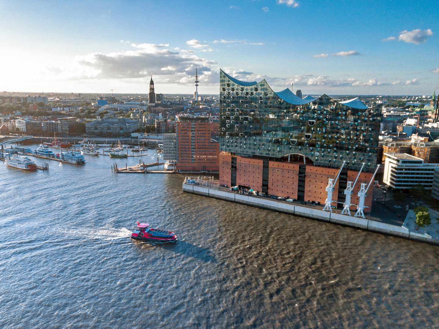 Hamburg_Hafencity_Skyline_G-1319049366.jpg
