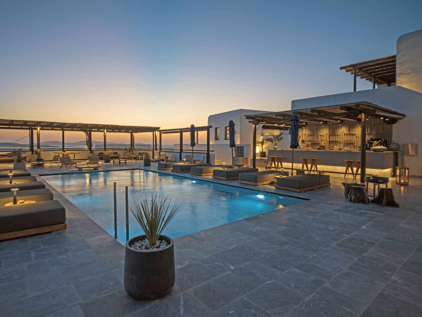 hoteltrends2025-ananea-mykonos.jpg