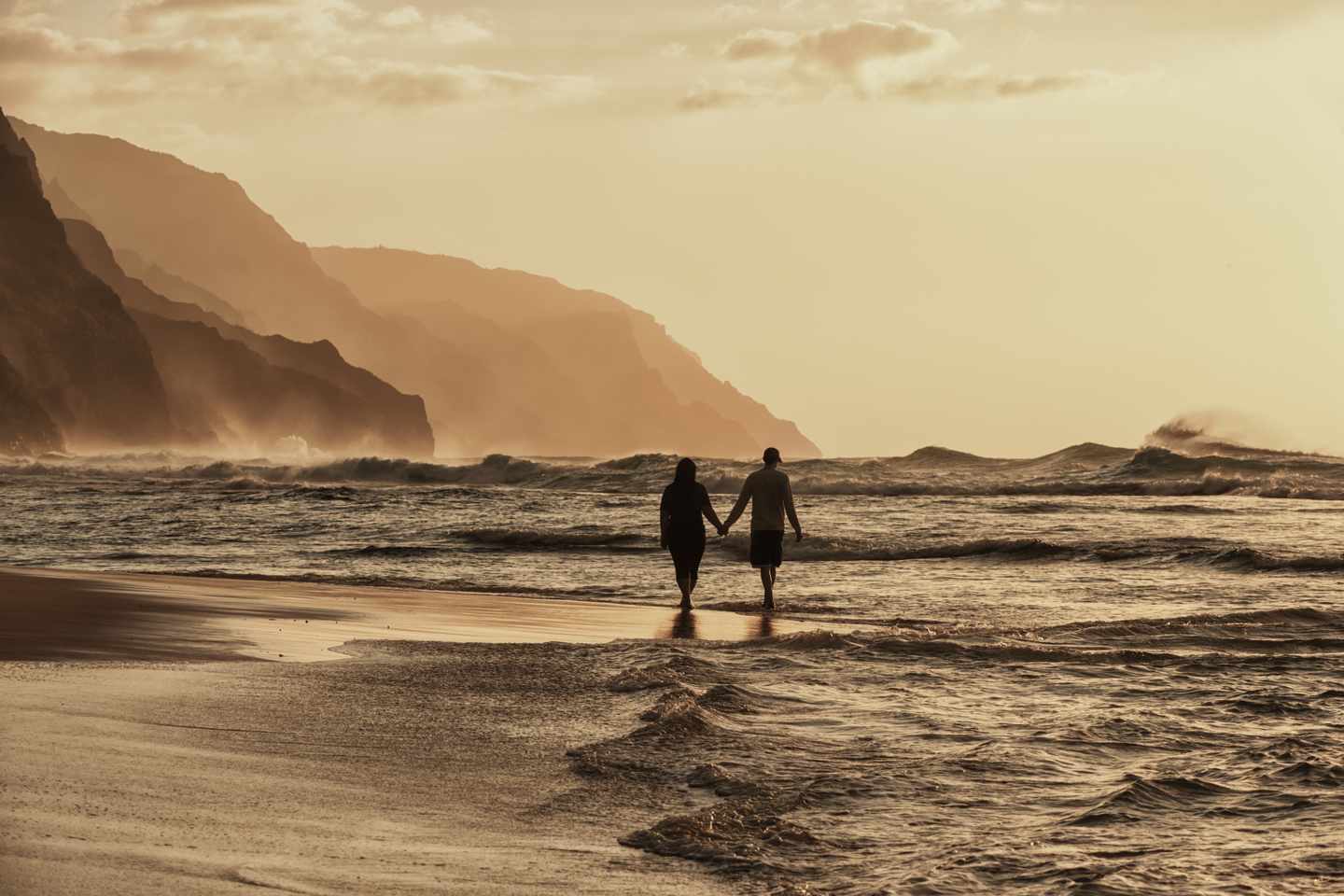 usa-hawaii-paar-strand-sonnenuntergang-g-163642085.jpg