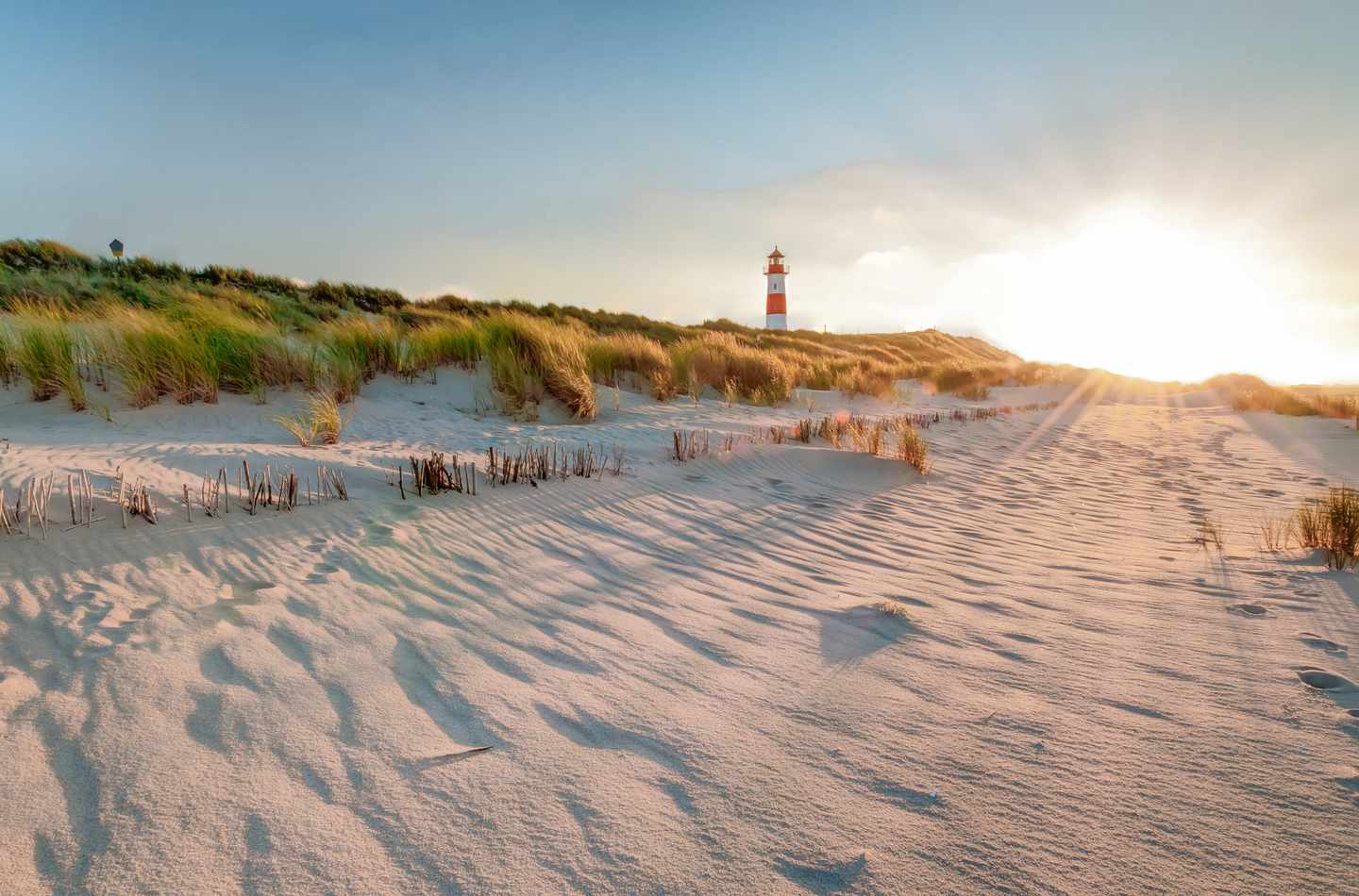 deutschland-sylt-list-leuchtturm-ellenbogen-g-476807921.jpg