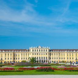 wien-schloss-schoenbrunn-t-111903877.jpg