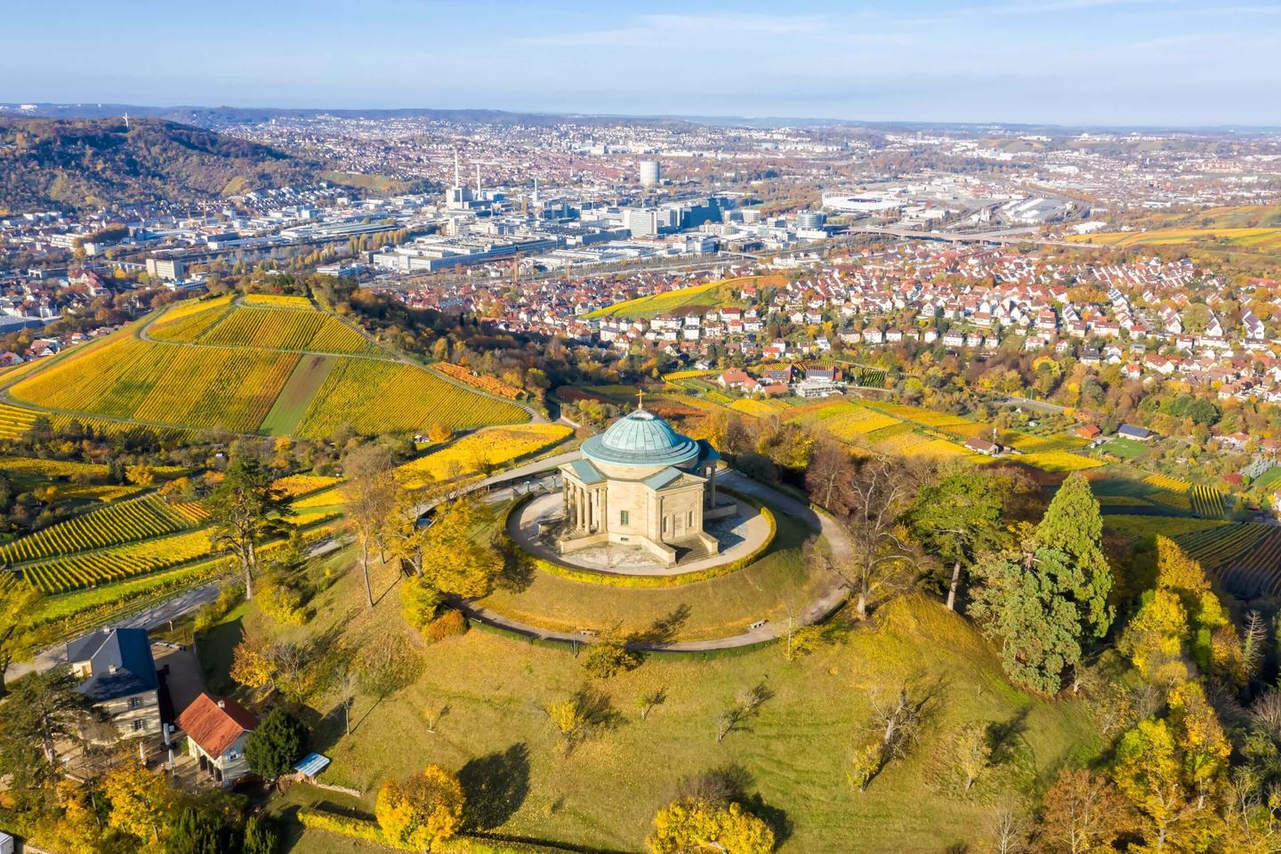 deutschland-stuttgart-panorama-g-1325981665.jpg