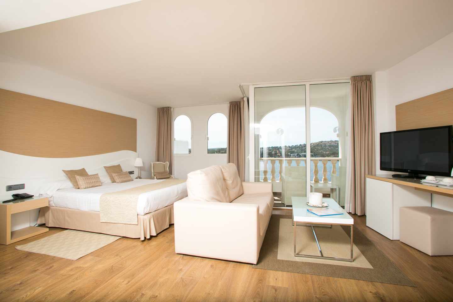 bltc2e00b9aaf82425b-spanien-mallorca-sentido-fido-punta-del-mar-zimmer-d-1181117.jpg bitte aaaallllll