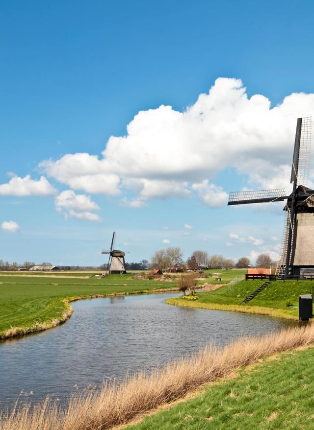 Hotels in den Niederlanden buchen Windmühle und Fluss in den Niederlanden