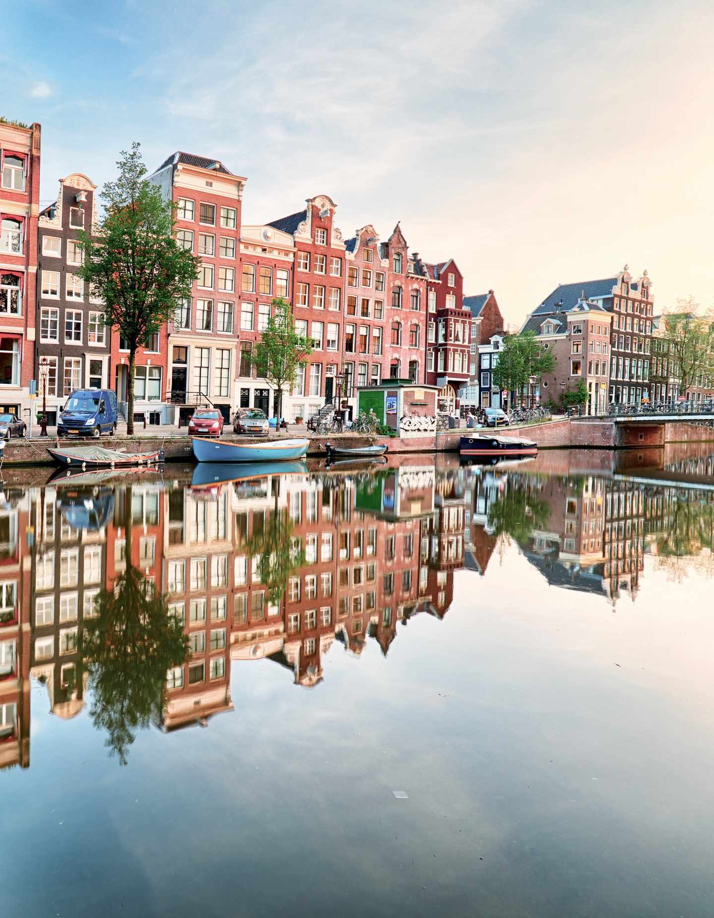 amsterdam-bruecke-haeuser-t-487724817.jpg