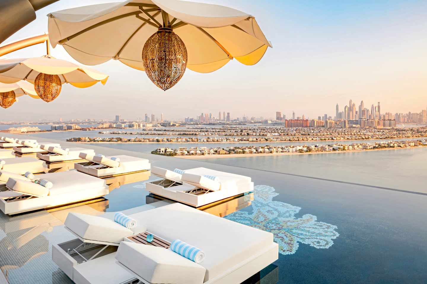vae-dubai-atlantis-the-royal-infinity-pool-d1501878.jpg
