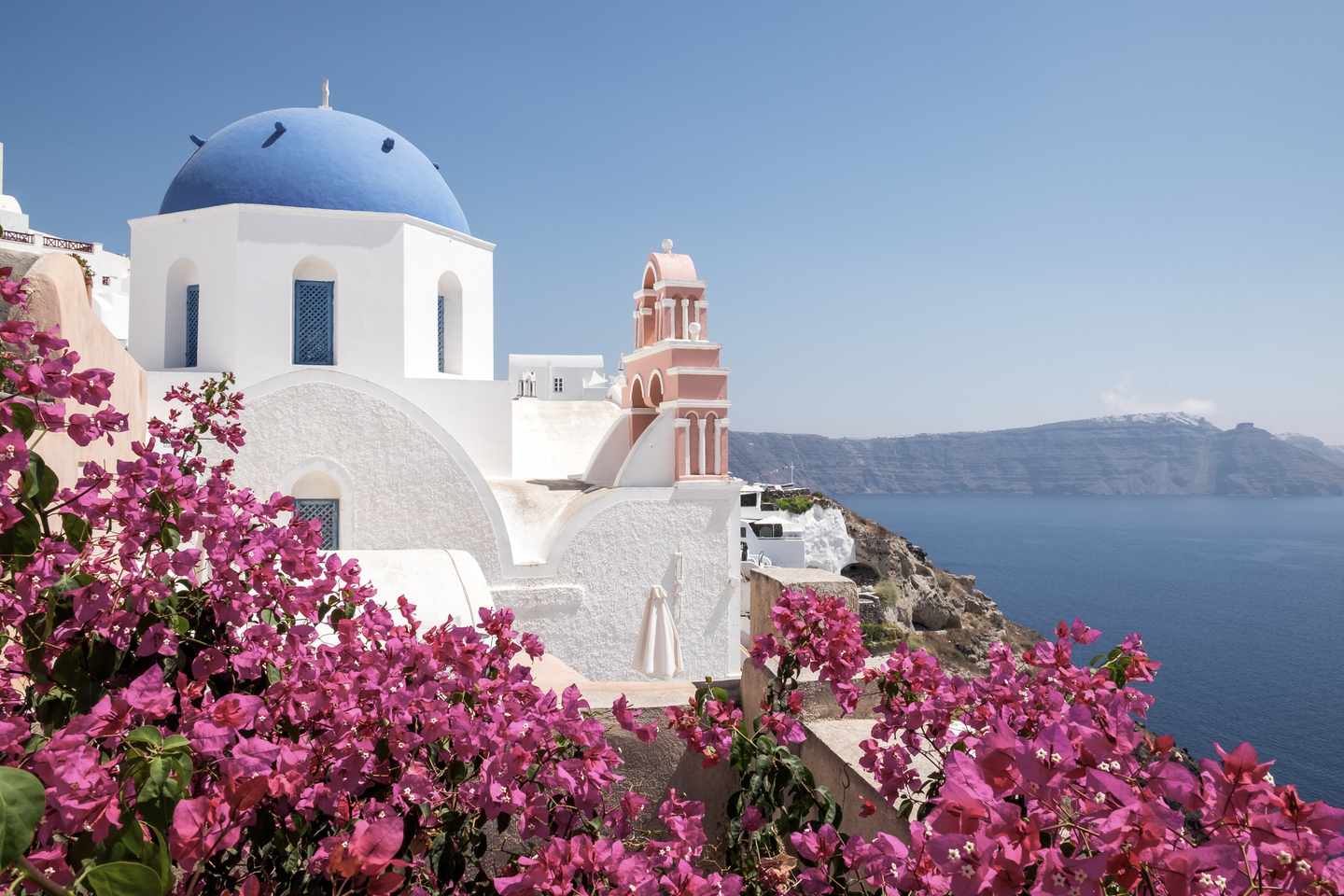 griechenland-santorini-kykladen-haeuser-blumen-g-506042108_bearbeitet.jpg