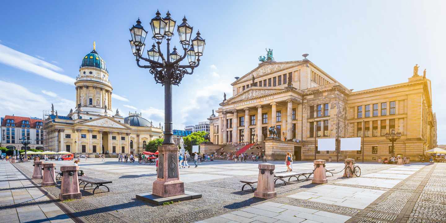 deutschland-berlin-gendarmenmarkt-konzerthaus-dom-g-807002116
