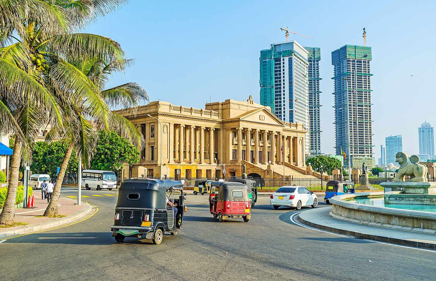 sri-lanka-colombo-verkehr-t-648803112.jpg
