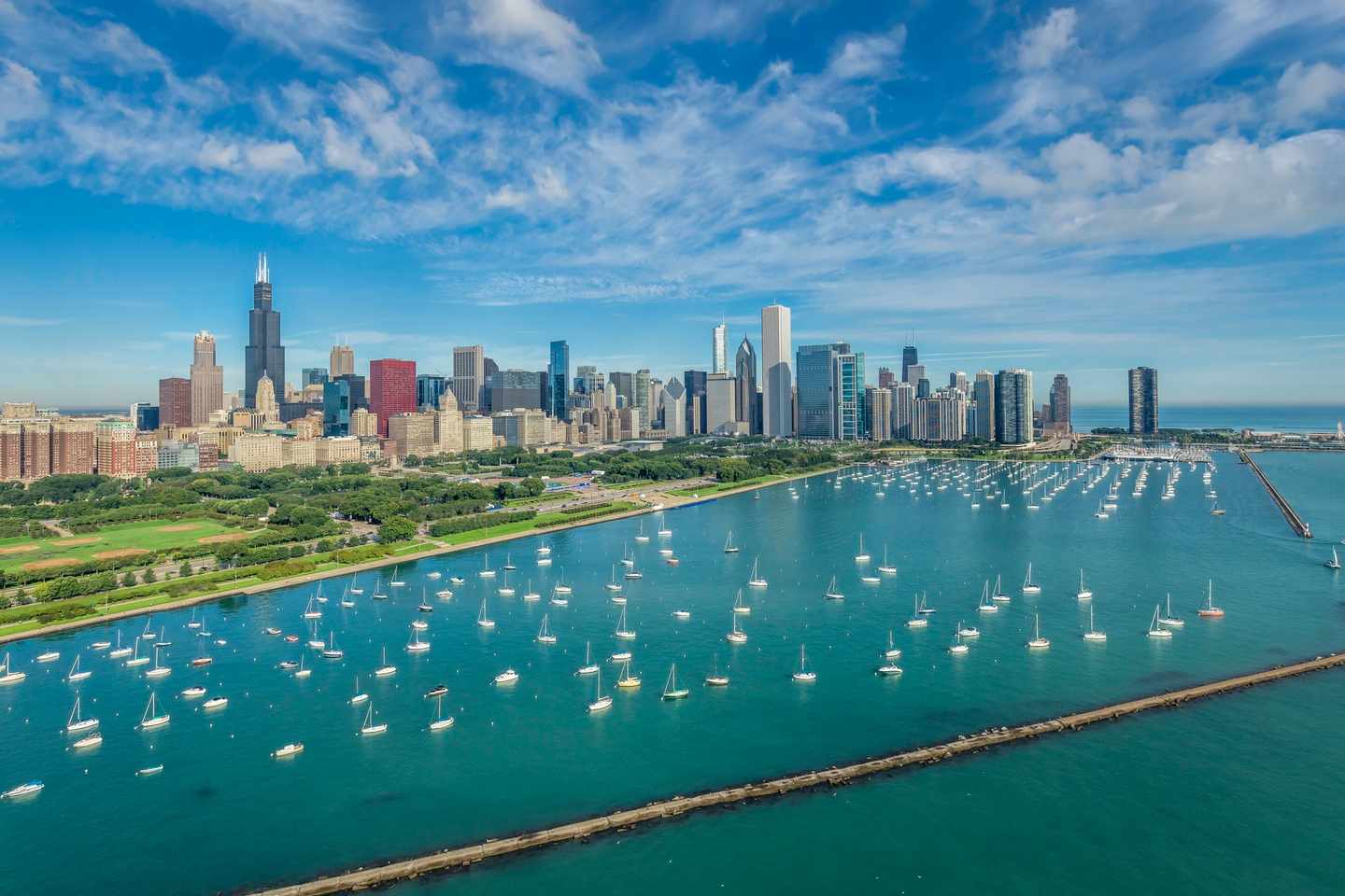 usa-chicago-skyline-hafen-t-503718816.jpg
