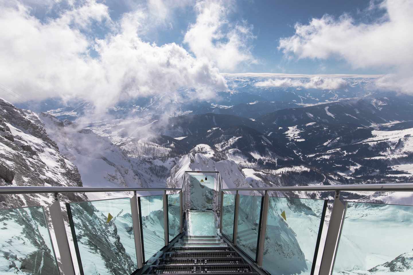oesterreich-oberoesterreich-dachstein-aussichtsplattform-g-1386462249.jpg