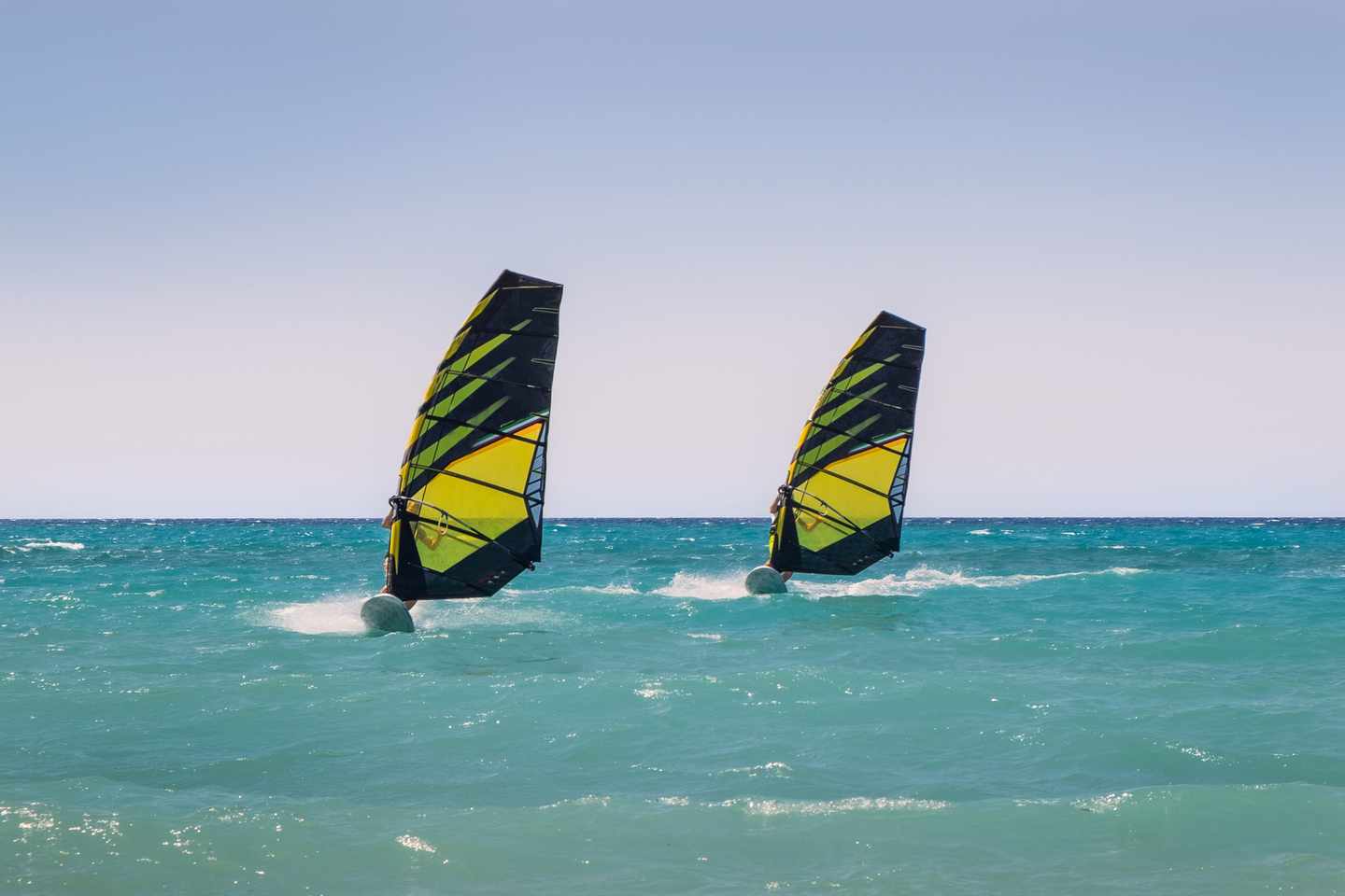 griechenland-rhodos-windsurfen-g-595330090.jpg