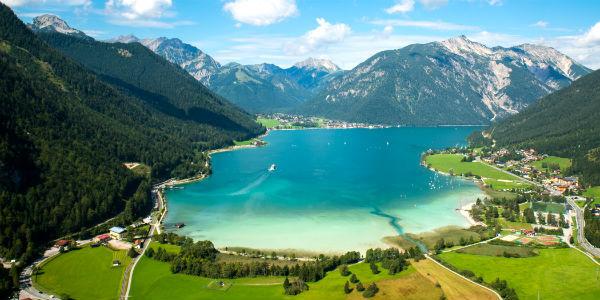 Achenkirch_Achensee_Berge_GettyImages-601940366.jpg