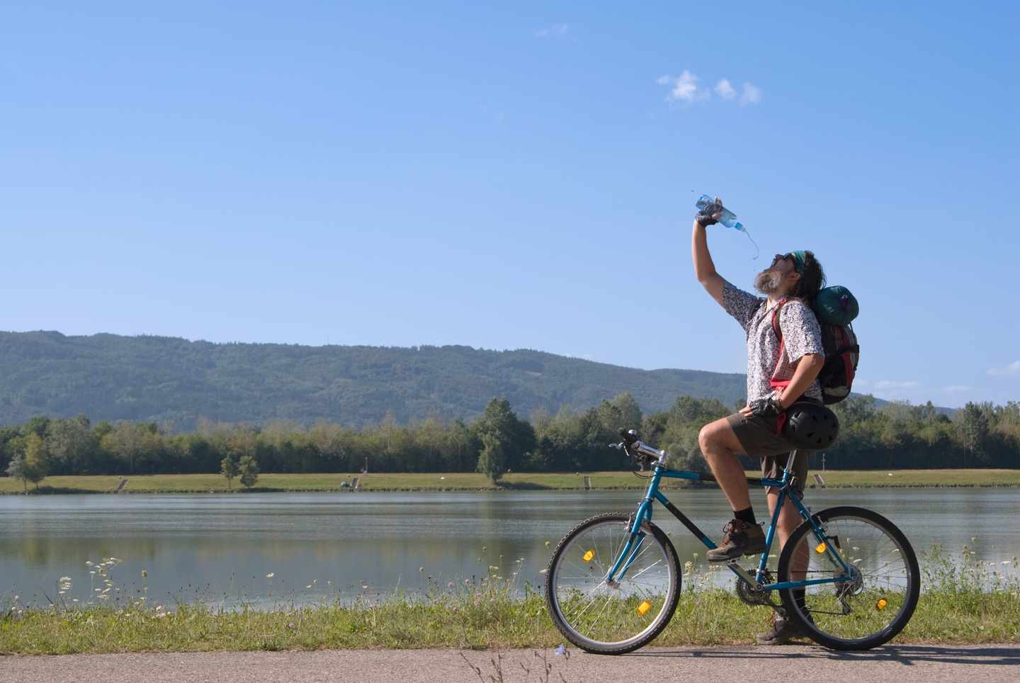 oesterreich-donau-radfahrer-g-121929190.jpg