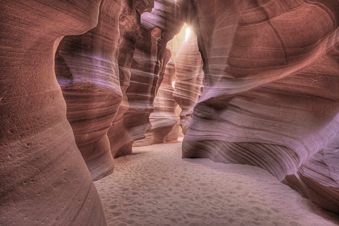usa-arizona-page-antelope-slot-canyon-g-475025974.jpg