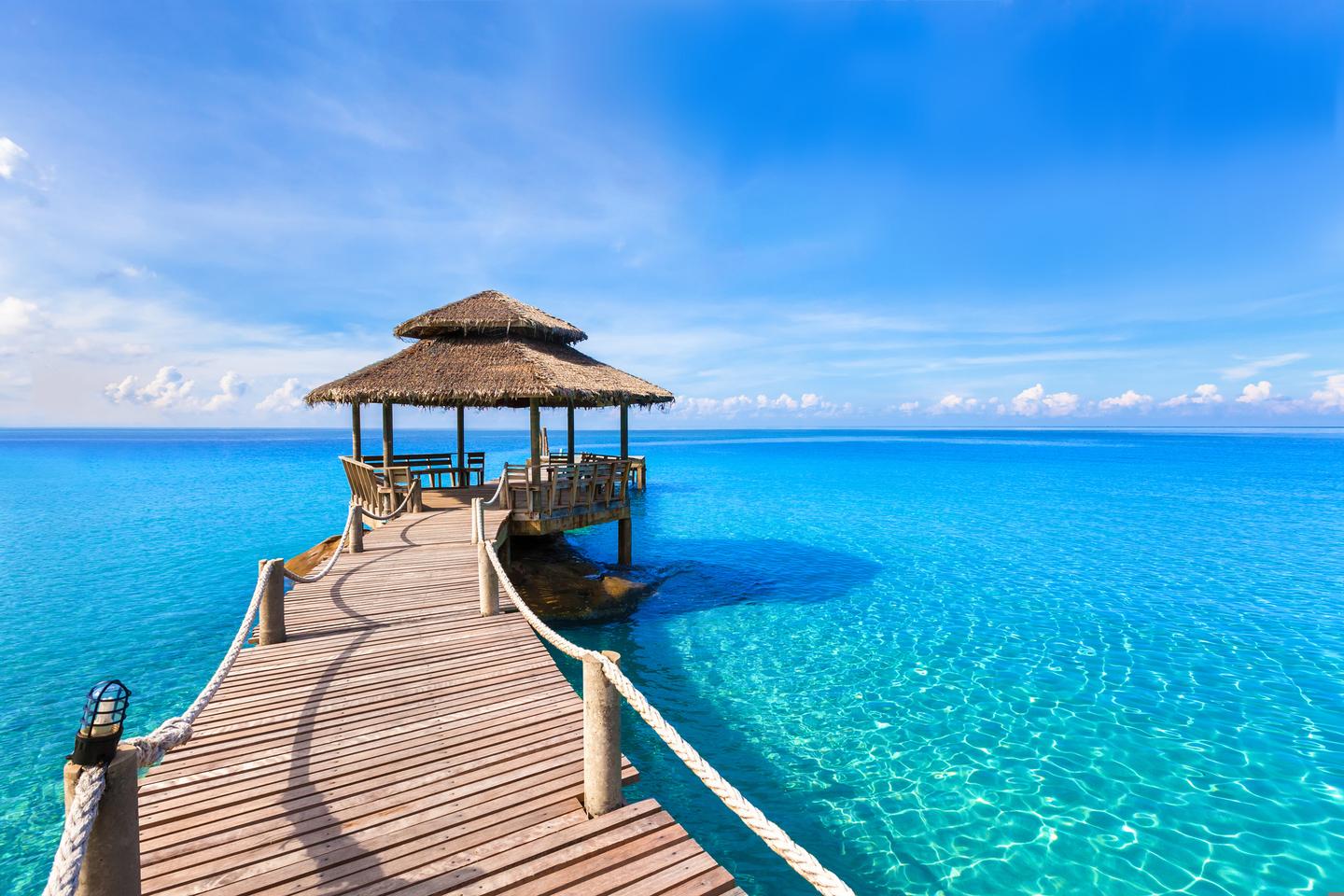 tropischer-strand-g-840269698.jpg