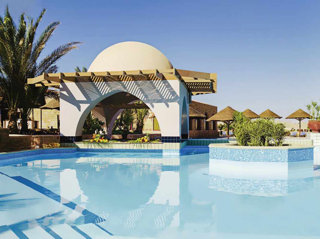 aegypten-hotels-mit-hausriff-moevenpick-resort-el-quseir-pool.jpg
