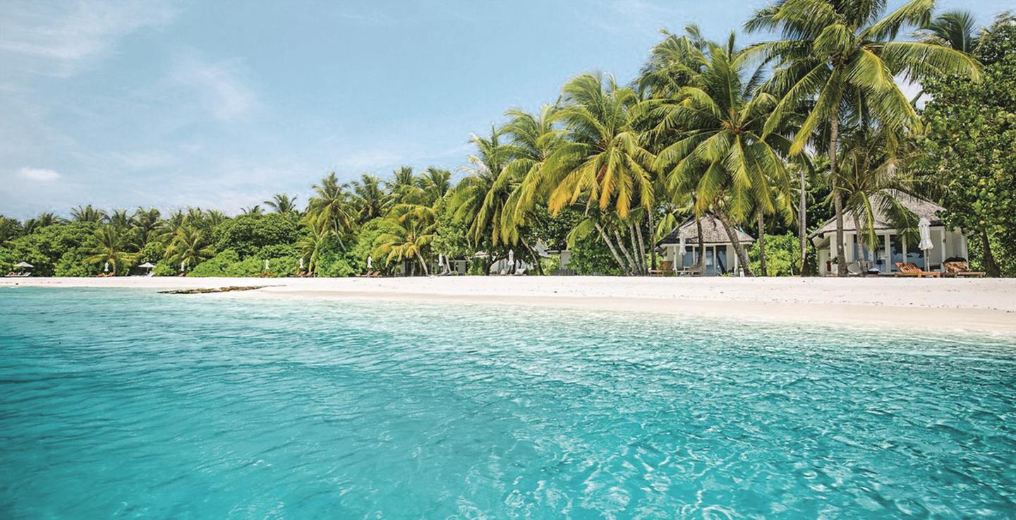 luxus-hotels-mit-privatstrand-strandpromenade-lux-south-ari-atoll-resort-und-villas-DER_MLE14110-IO_S22_4.jpg