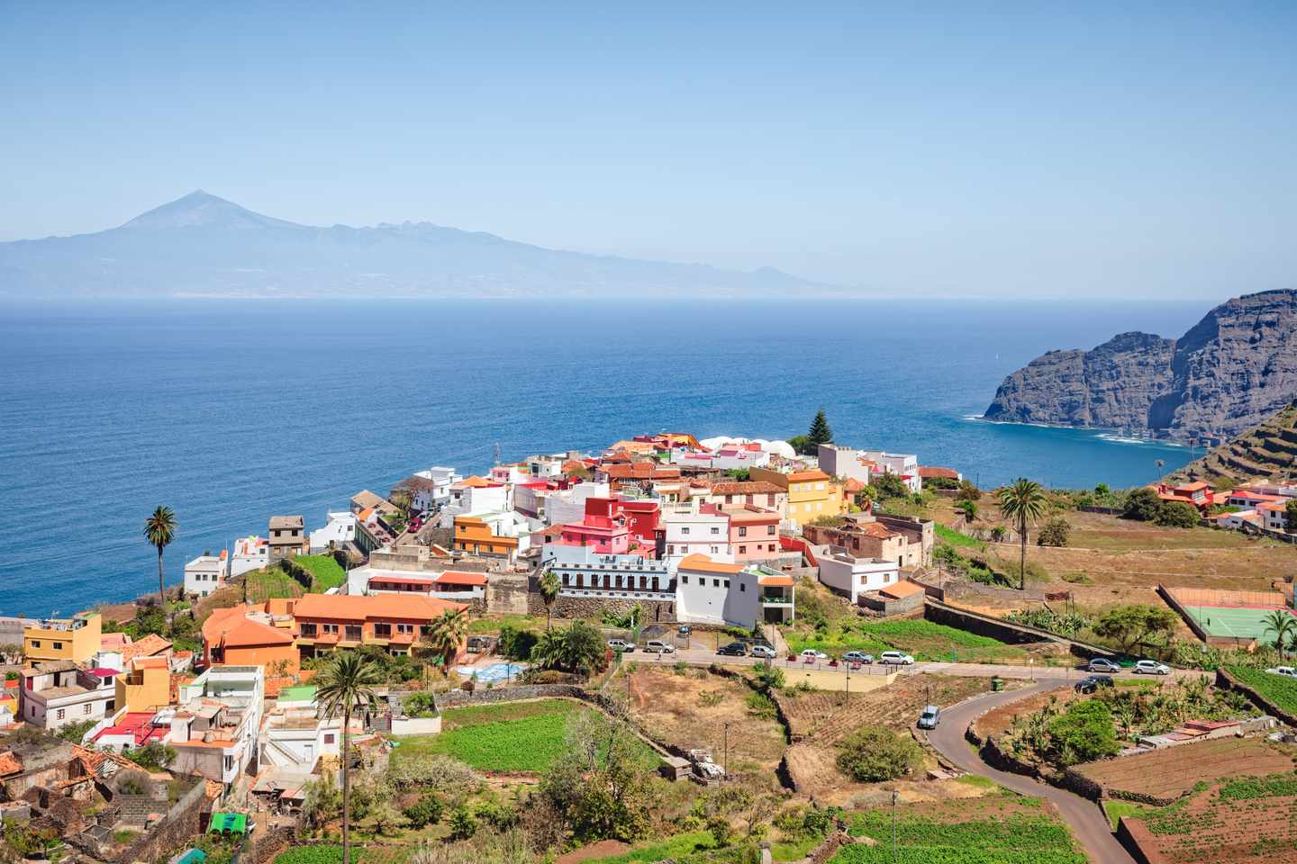 spanien-la-gomera-mit-blick-auf-teneriffa-g-1402894241_bearbeitet.jpg
