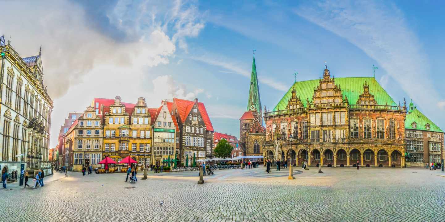 deutschland-bremen-rathausmarktplatz-g-495038388.jpg