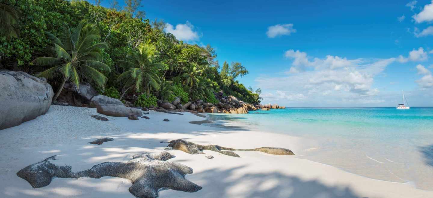 seychellen-strandhochzeit-seychellen-constance-lemuria-beach-panorama.jpg