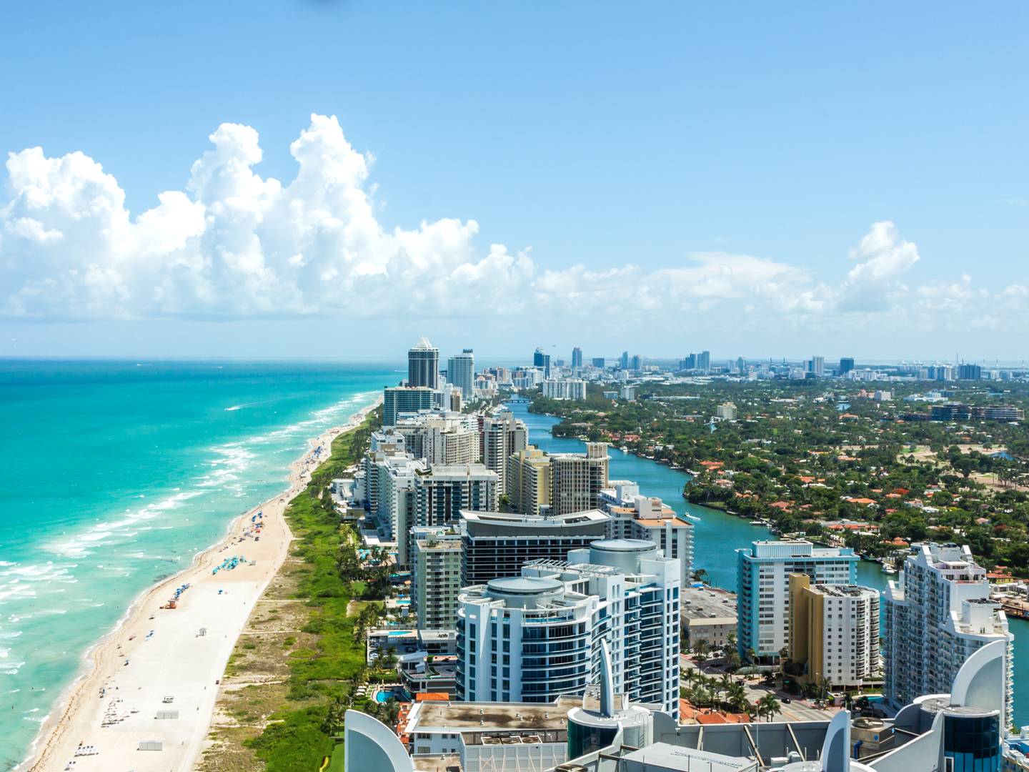 miami-south-beach-g-590299316.jpg