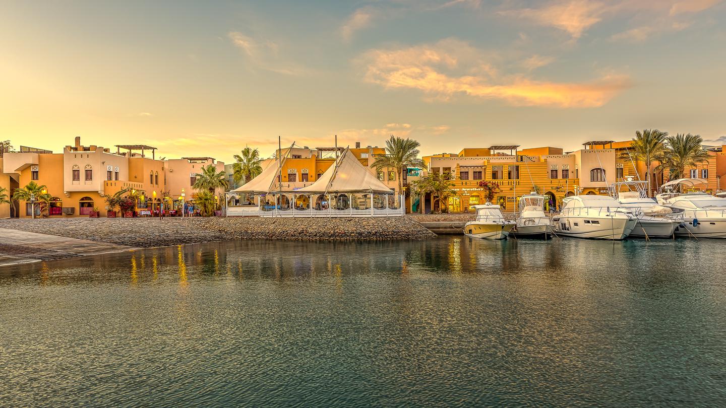 Neuer Yachthafen in El Gouna bei Sonnenuntergang