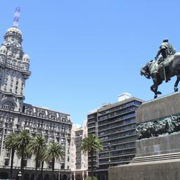 uruguay-montevideo-salvo-palast-t-186050110.jpg