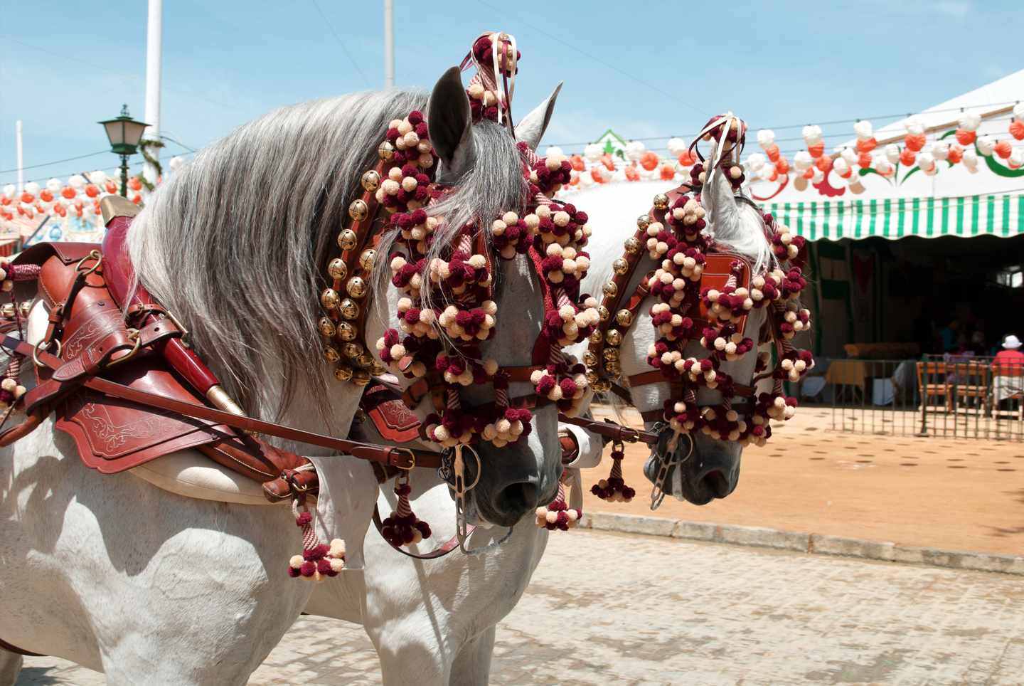 spanien-feria-de-abril-pferde-g-1206660546.jpg