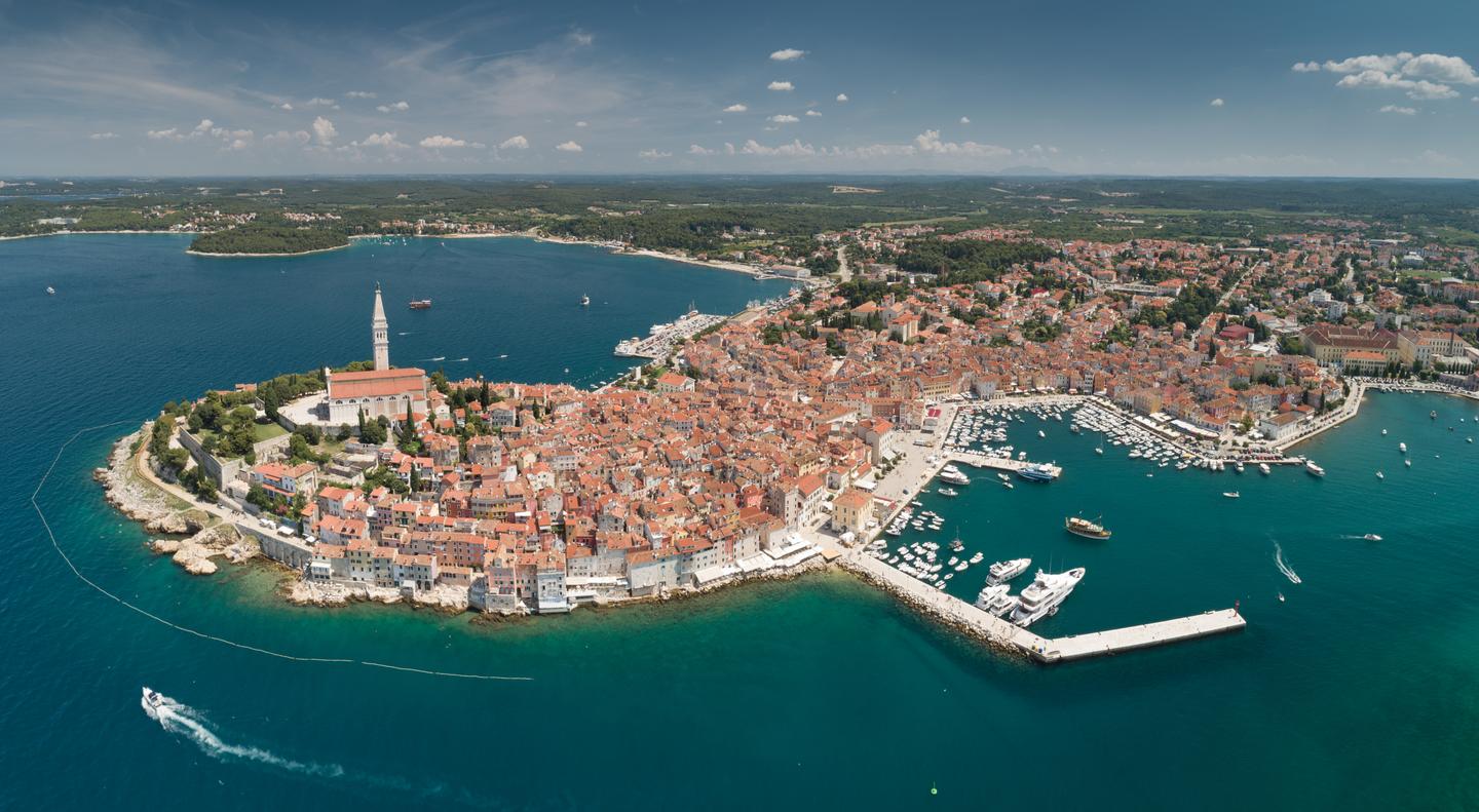 kroatien-istrien-rovinj-luftaufnahme-g-998405062.jpg