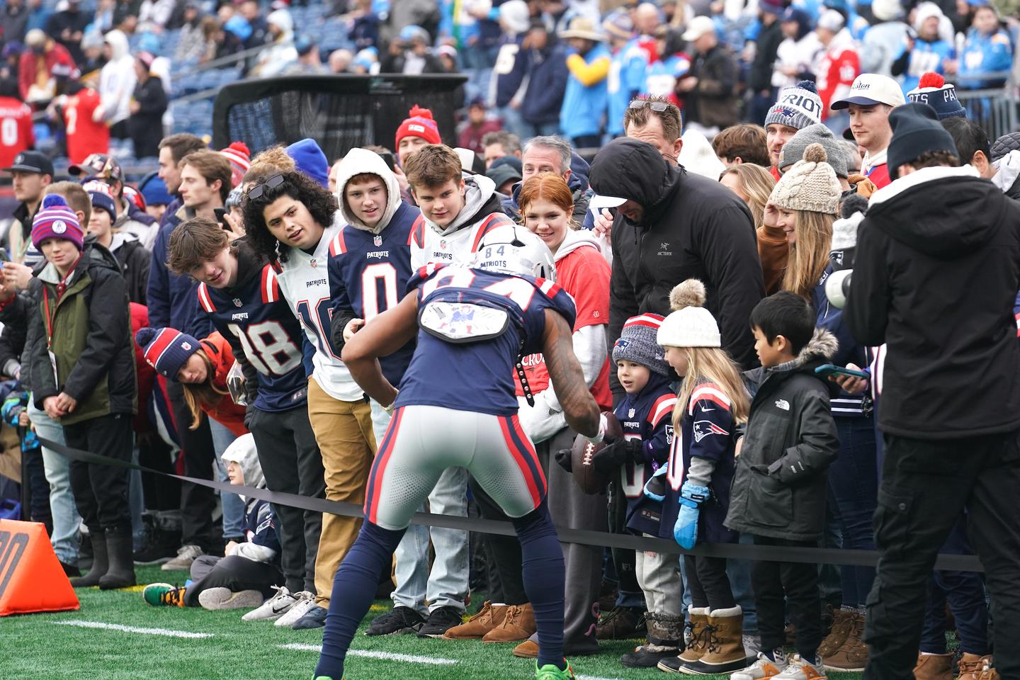 nfl-patriots-CP_NEPLAC_122824_0335.JPG