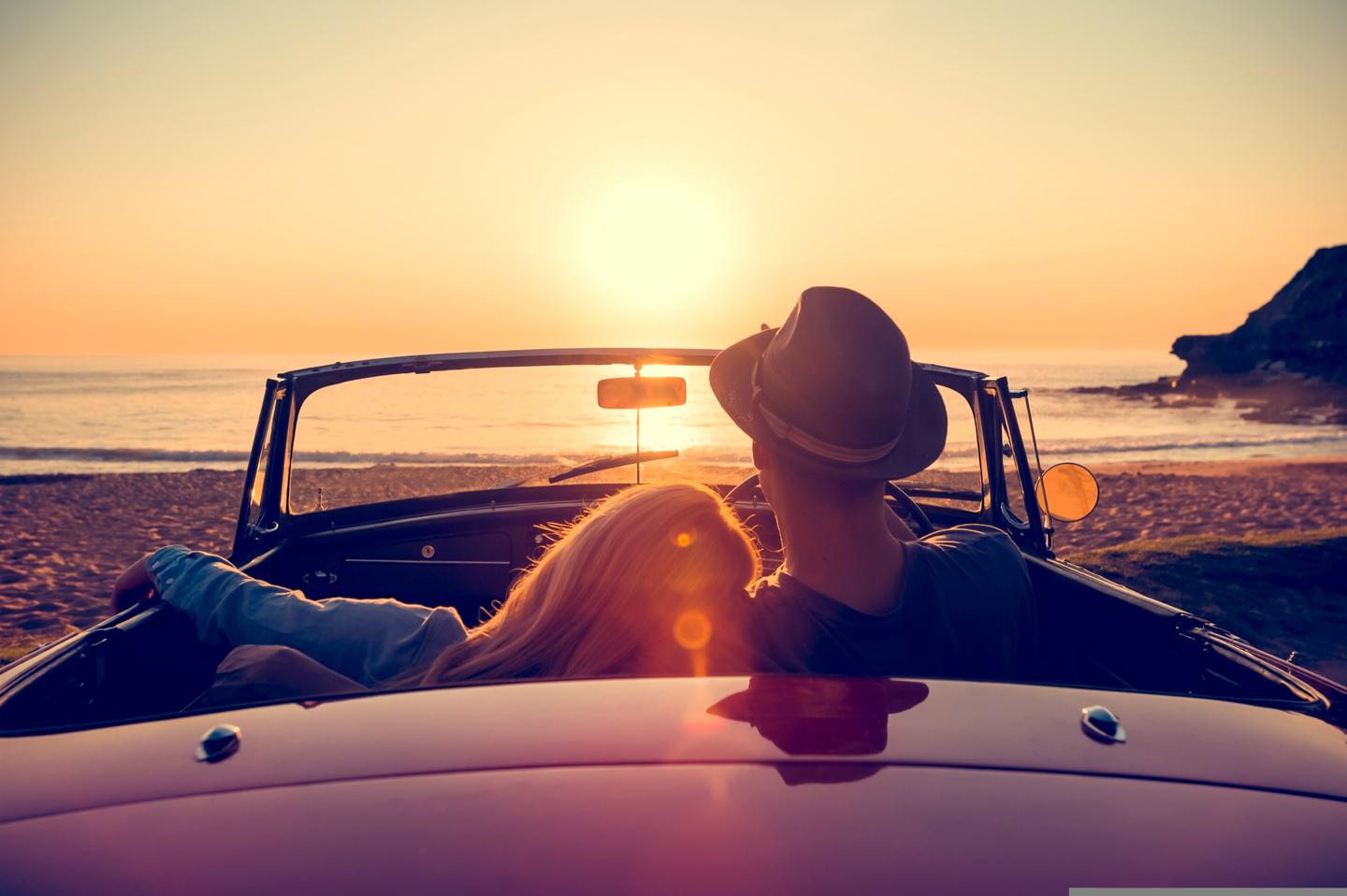 cabrio_paar_strand_g-514059558.jpg