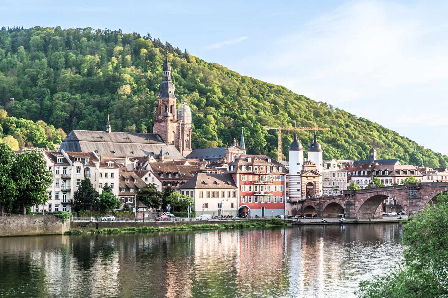 deutschland-heidelberg-alte-bruecke-im-fruehling-g-2212566386.jpg