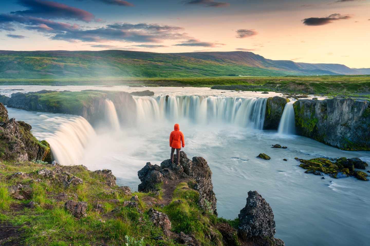 irland-godafoss-wasserfall-bei-sonnenuntergang-g-1629533738.jpg