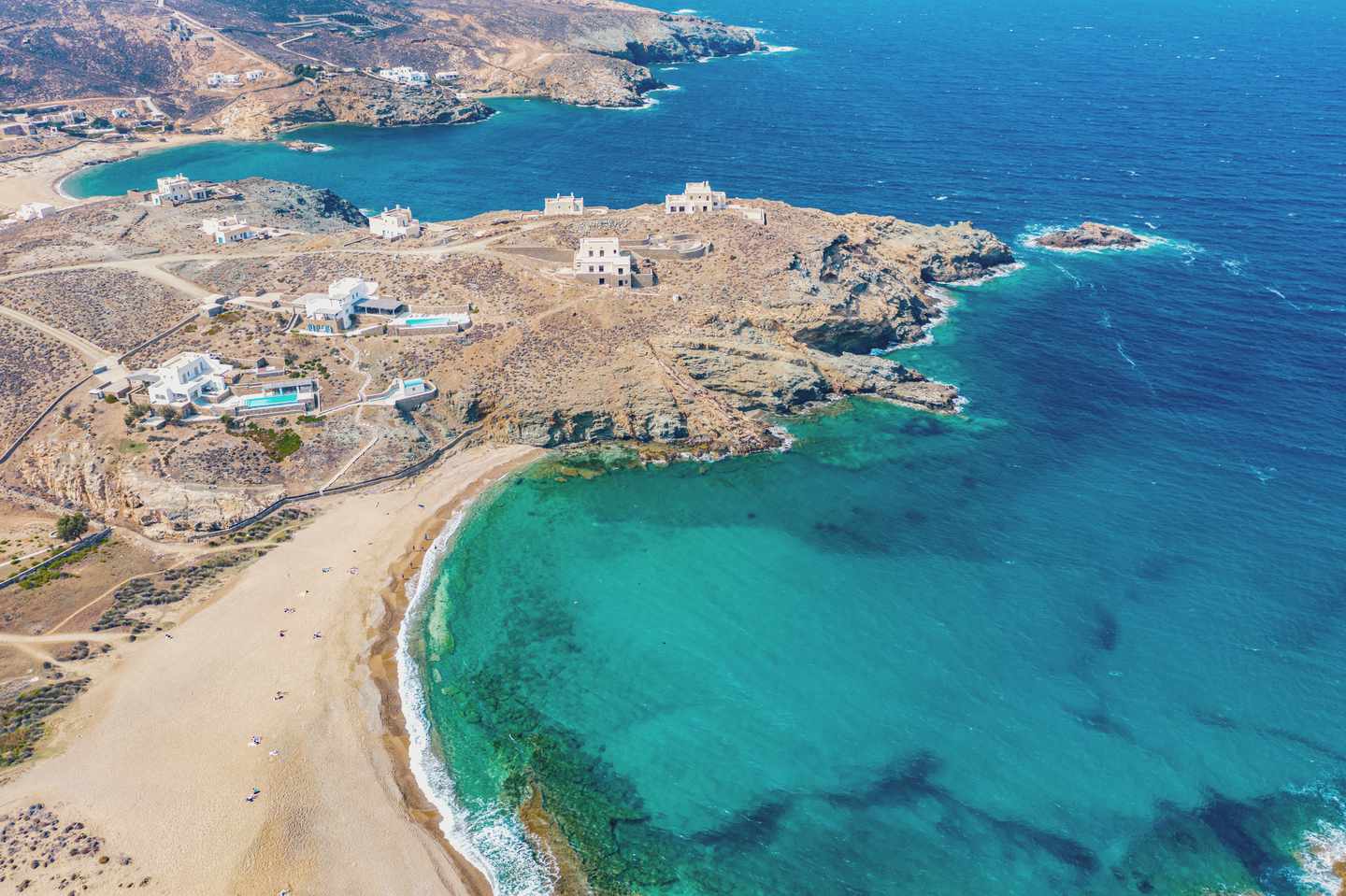 griechenland-mykonos-fokos-beach-von-oben-g-1407133478_v2.jpg