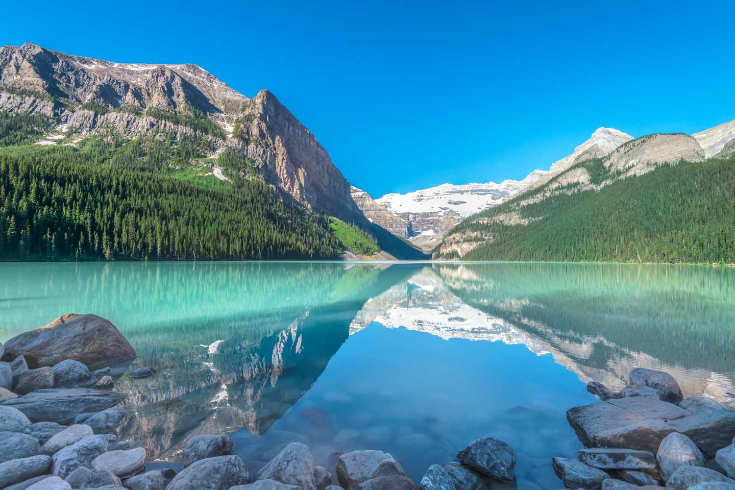 kanada-lake-louise-t-481482982.jpg