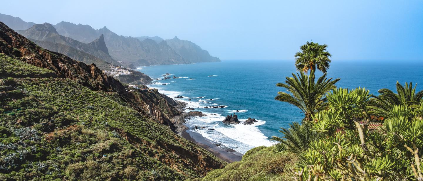 spanien-kanaren-teneriffa-steilkueste-atlantik-felsen-vegetation-geheimtipps-g-2152159635.jpg