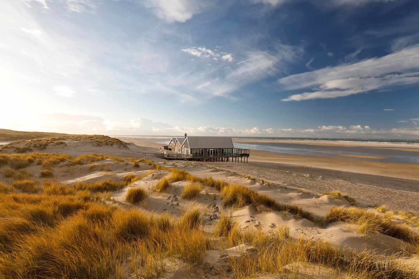 strandhotel-niederlande-g-988475124.jpg