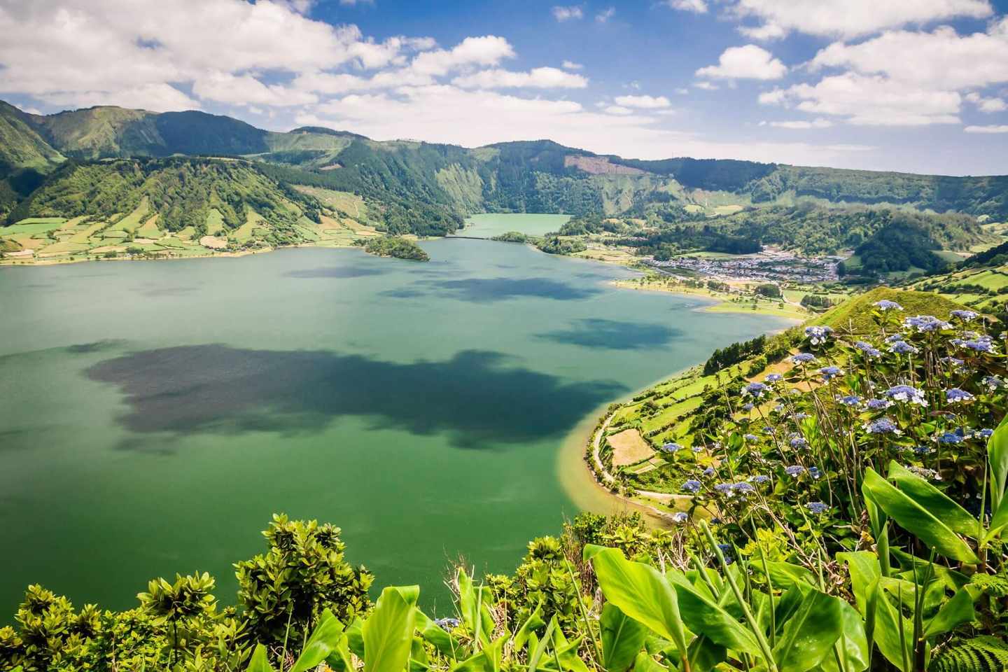 azoren-lake-of-sete-cidades-g-470304604.jpg