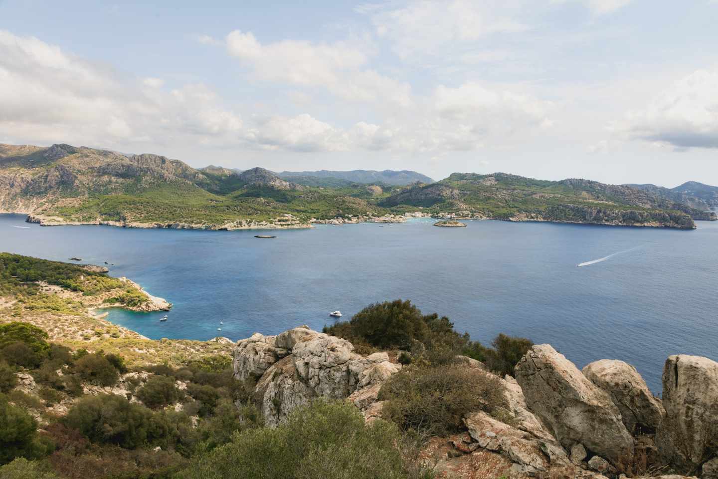 spanien-mallorca-blick-auf-sant-elm-von-sa-dragonera-g-1452576551.jpg