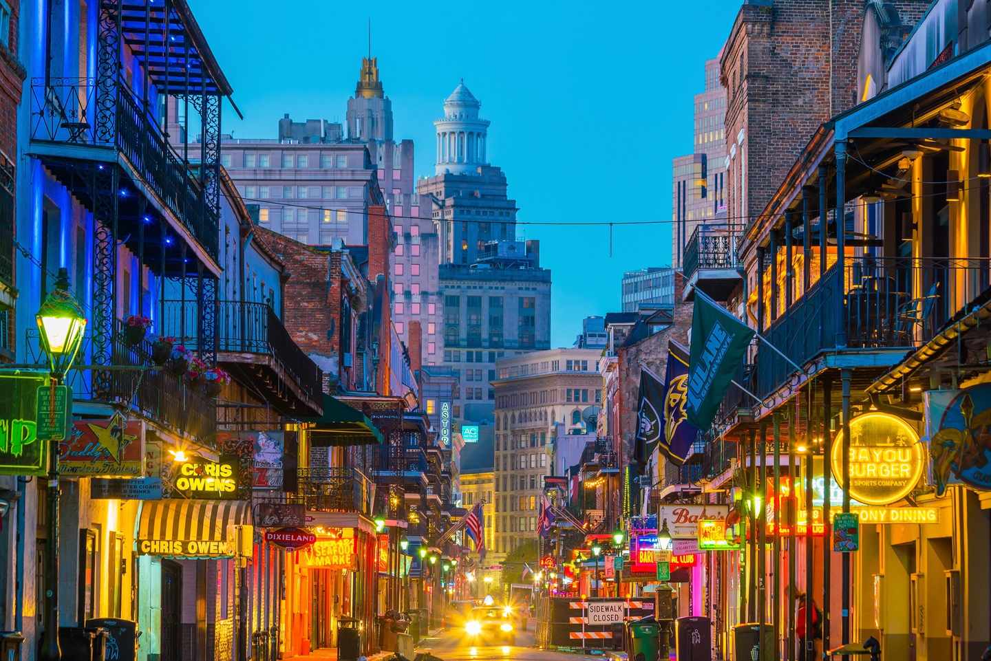 usa-new-orleans-french-quarter-bars-t-868971072.jpg