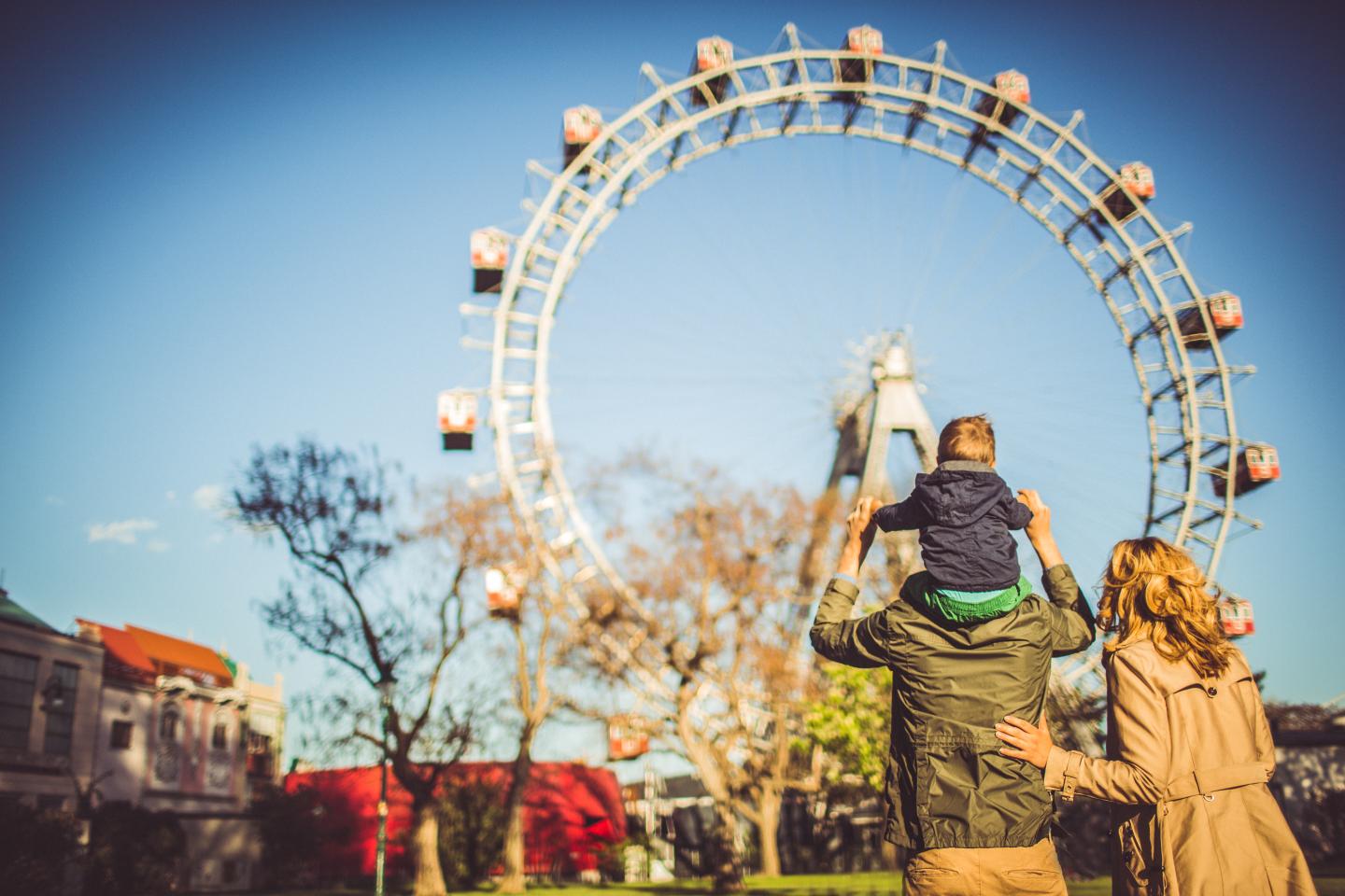 reisetrends-reisesoundtrack-wien-prater-riesenrad-familie-g-475831000.jpg