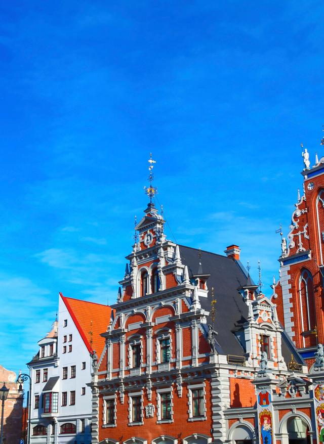 Rundreise buchen Mitesser Haus und St. Peter Kirche in Riga