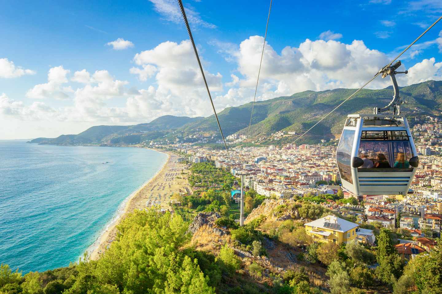 tuerkei-alanya-stadtbild-aus-seilbahn-g-1064969876.jpg