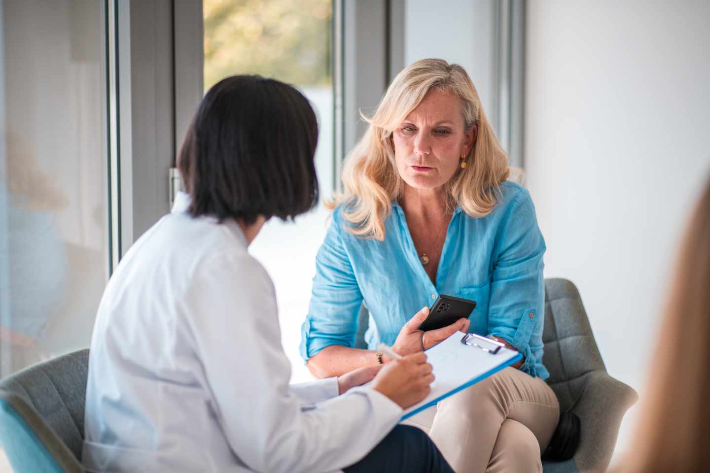 beratungsgespraech-aerztin-patientin-g-1807906956.jpg