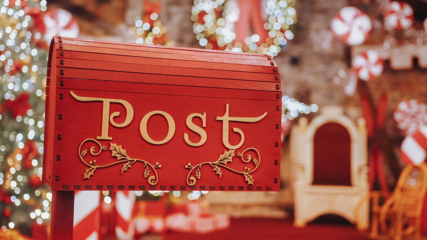 finnland-lappland-rovaniemi-briefkasten-santa-claus-post-office-g-1353365452.jpg