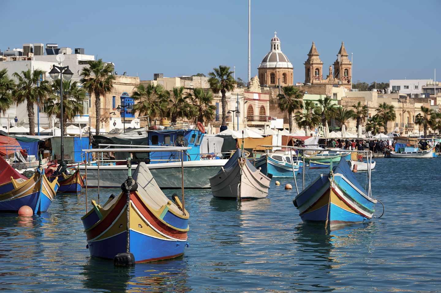 malta-marsaxlokk-hafen-boote-g-945636474.jpg