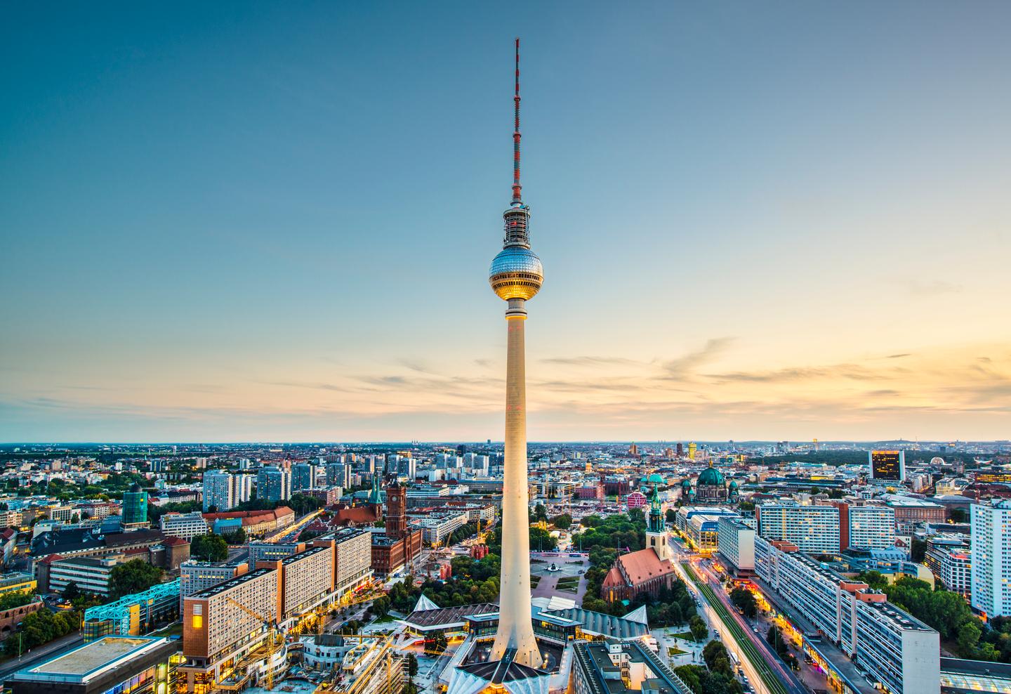 blt7ada23d2fc063f2b-deutschland-berlin-fernsehturm-g-186190762.jpg deutschland-berlin-fernsehturm-g-186190762.jpg