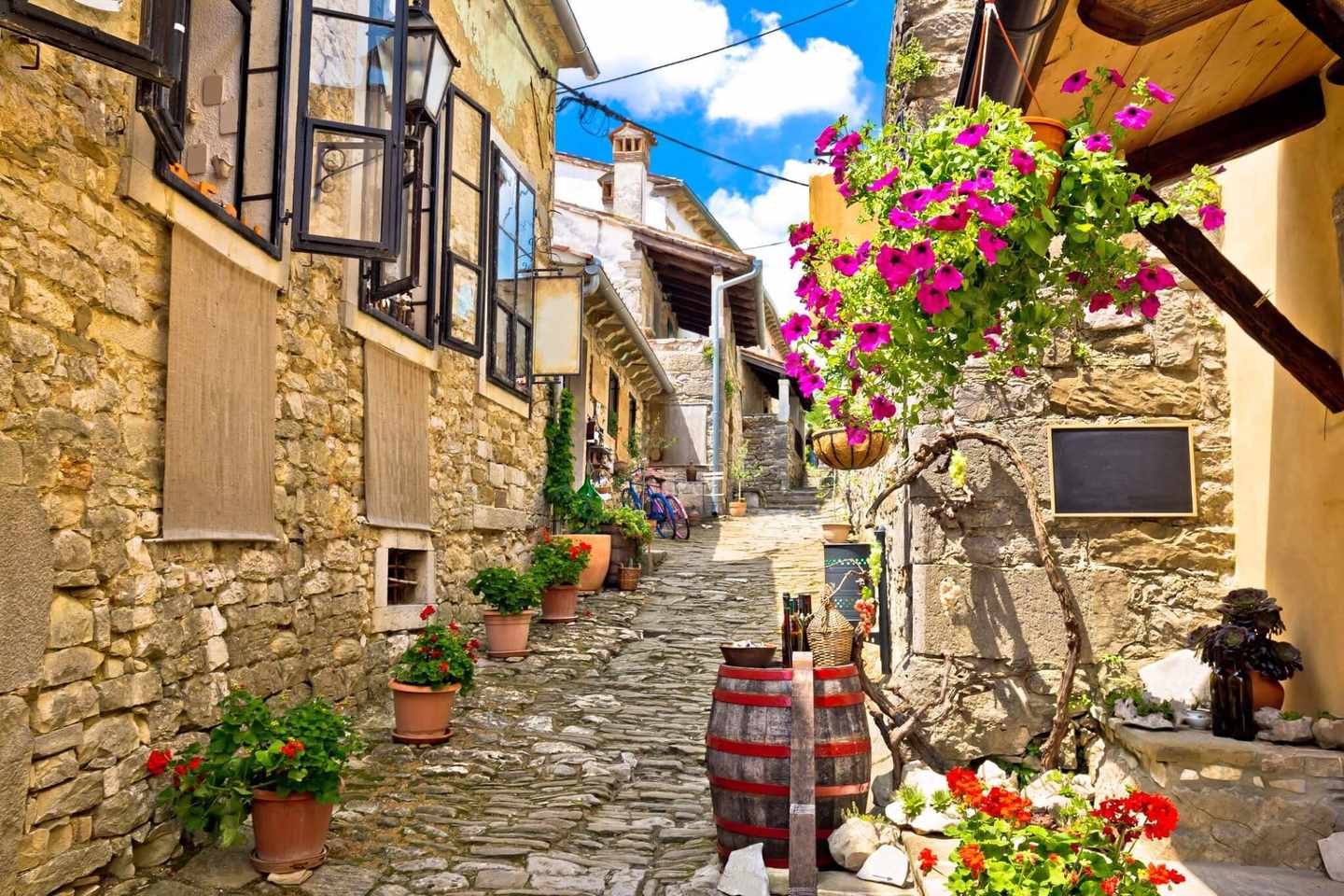 kroatien-hum-altstadt-g-538980754.jpg